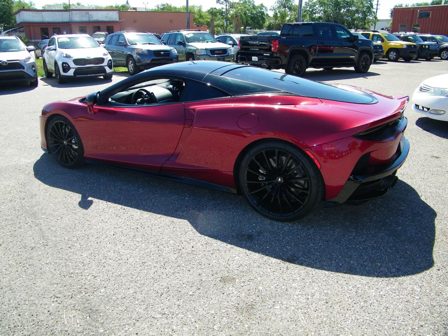 2020 Amaranth Red Metallic /Black McLaren GT (SBM22GCA7LW) with an 4.0L V8 engine, 7-Speed Automatic transmission, located at 4000 Bee Ridge Road, Sarasota, FL, 34233, (941) 926-0300, 27.298664, -82.489151 - Photo#3